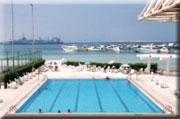 Pool: Oasis Hotel & Beach Club Doha Qatar 